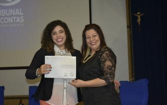  - Foto por 