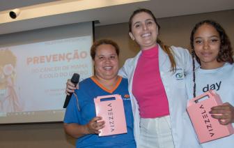  - Foto por 