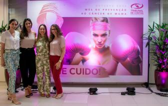  - Foto por 
