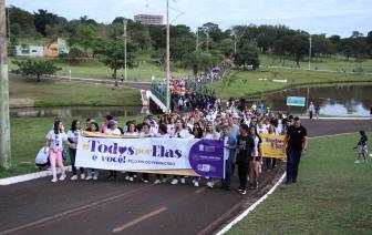  - Foto por 
