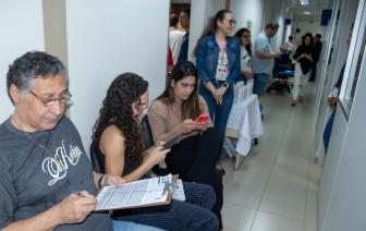  - Foto por 