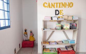  - Foto por 