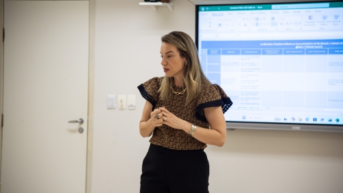 TCE-MS avança na consolidação da proposta do Plano de Diretrizes de Controle Externo para o biênio 2027–2028 O trabalho busca fortalecer uma atuação orientada por riscos, evidências e resultados, com ênfase no uso estratégico de dados, na atuação preventiva e concomitante, no acompanhamento e na avaliação de políticas públicas e na mensuração dos benefícios gerados pelas ações de controle.