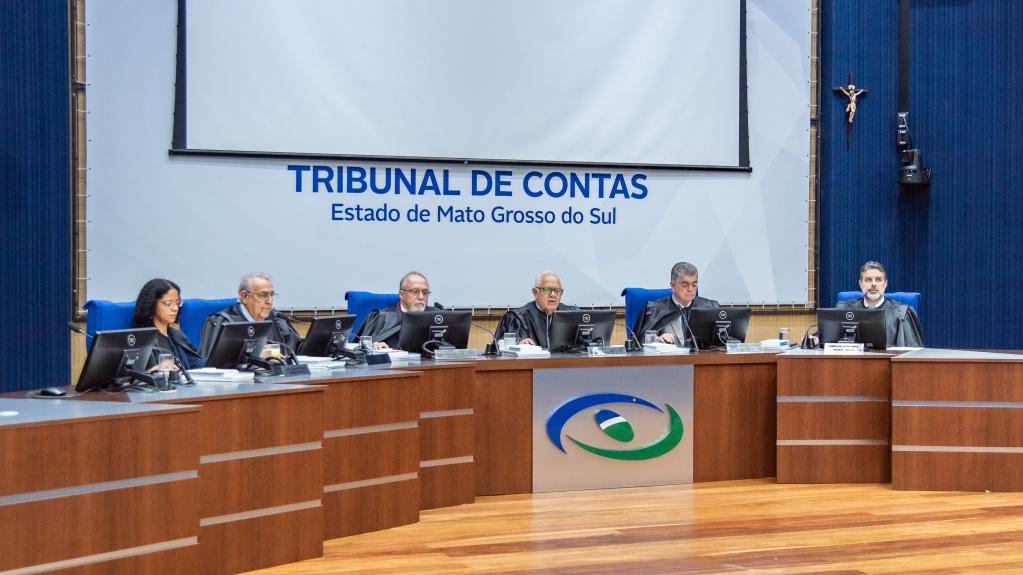 TCE-MS analisa 17 processos durante sessão do Tribunal Pleno