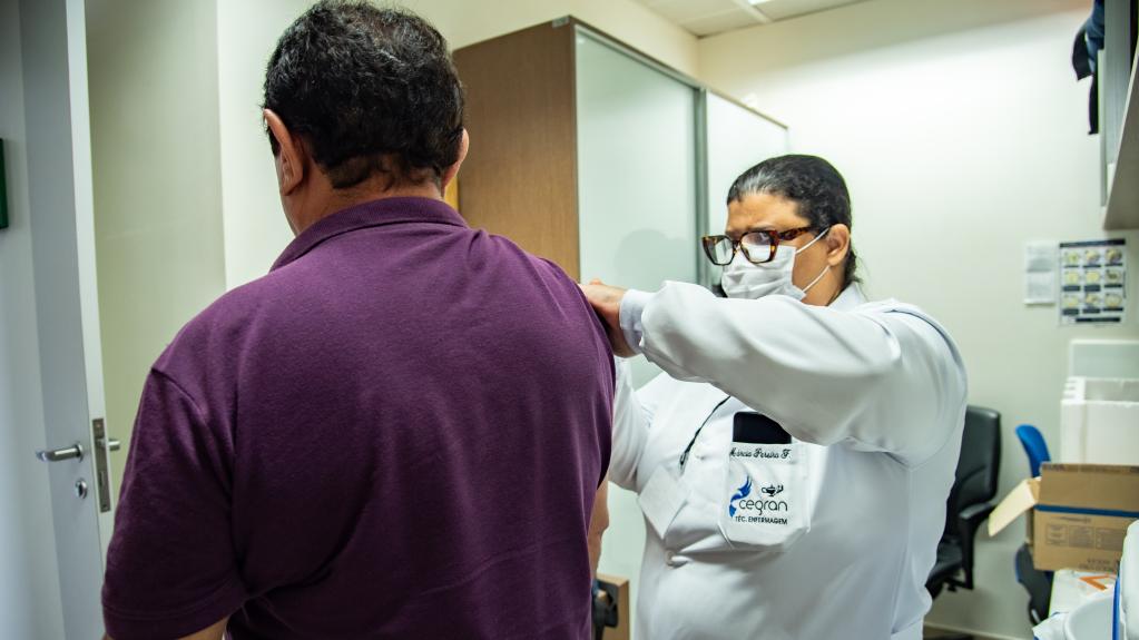 Servidores do TCE-MS recebem vacinação contra a gripe 