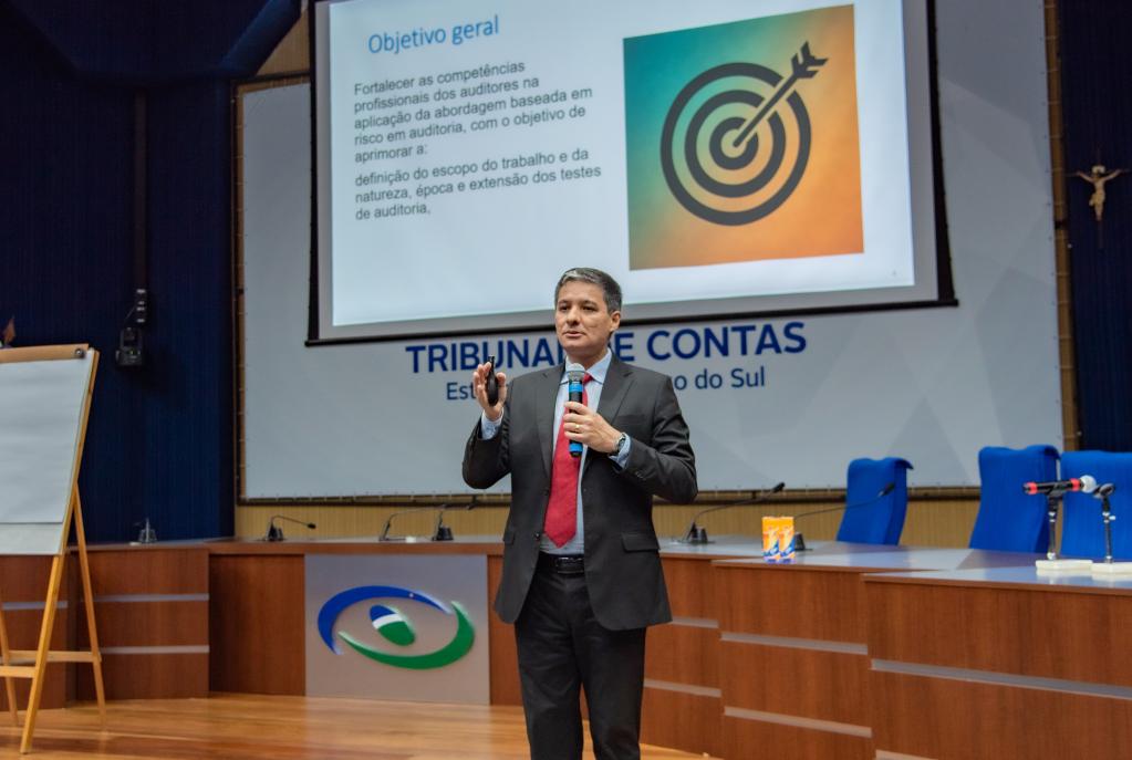Auditoria Baseada em Riscos é tema de capacitação para auditores e técnicos do TCE-MS
