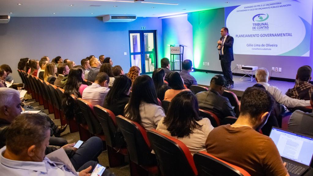 TCE-MS apresenta ciclo de palestras no Seminário do Legislativo e Executivo Municipal
