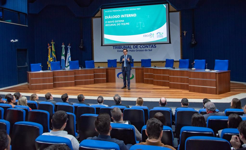Diálogo Interno no TCE-MS prepara servidores sobre mudanças na nova Lei Complementar