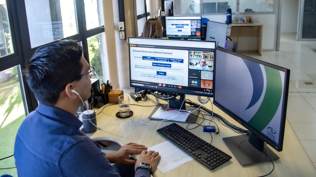 Auditores e técnicos de controle do TCE-MS participam de capacitação em Princípios e Normas de Auditoria Financeira