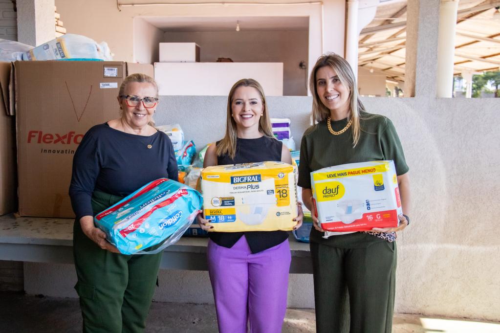 TCE-MS promove ação social com entrega de fraldas à idosos do Asilo São João Bosco