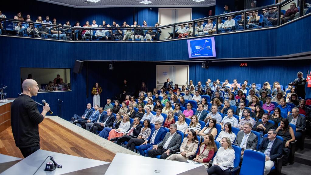 TCE-MS lança plataforma de Inteligência Artificial Generativa e guia de uso ético da tecnologia TCE-MS lança plataforma de Inteligência Artificial Generativa e guia de uso ético da tecnologia