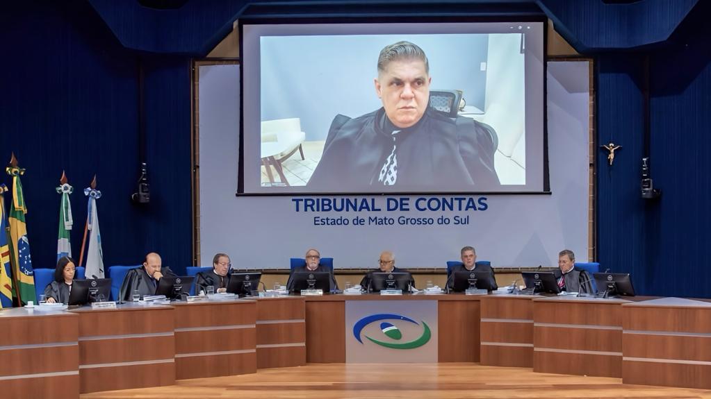 TCE-MS aprova novas normas internas de disciplina e responde consulta pública na primeira sessão do Pleno de 2026