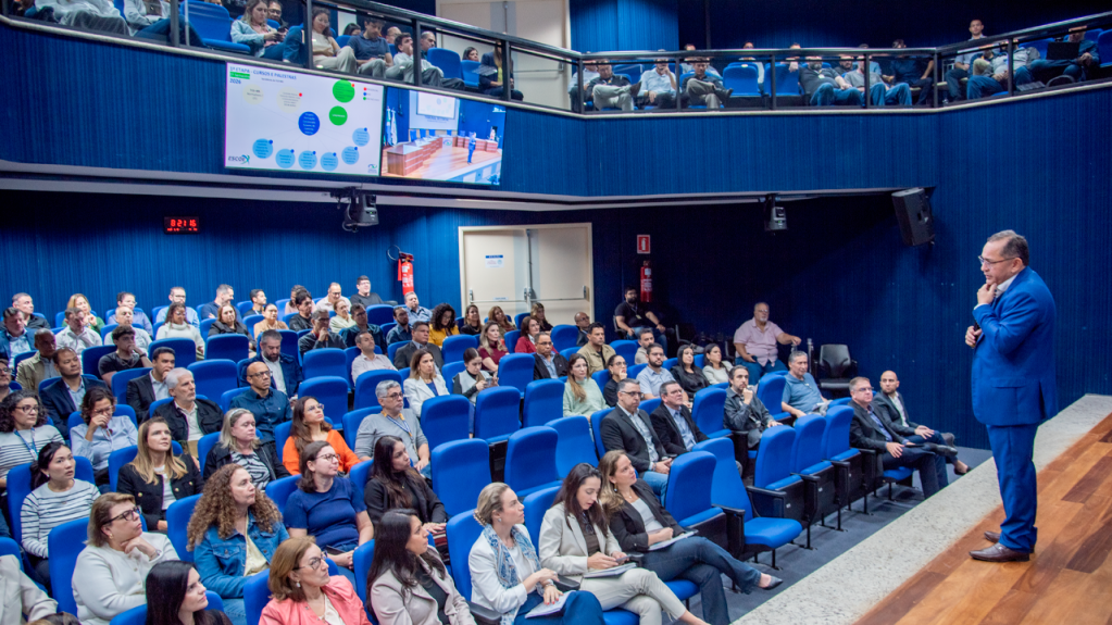 TCE-MS capacita servidores para fortalecer a fiscalização dos sistemas de controle interno municipais TCE-MS capacita servidores para fortalecer a fiscalização dos sistemas de controle interno municipais