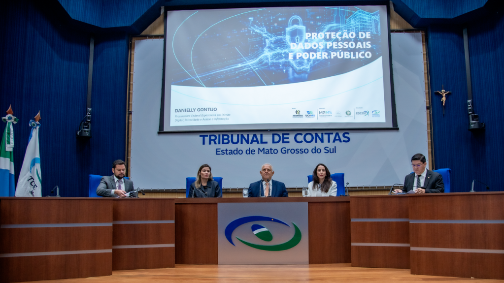 Especialista nacional em proteção de dados destaca papel do poder público em palestra promovida pelo TCE-MS Especialista nacional em proteção de dados destaca papel do poder público em palestra promovida pelo TCE-MS