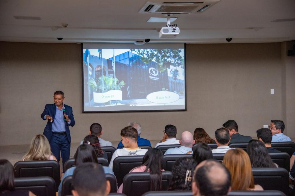 TCE-MS recebe comitiva de Chapadão do Sul em ação de formação cidadã TCE-MS recebe comitiva de Chapadão do Sul em ação de formação cidadã